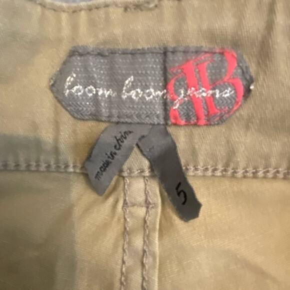 Boom boom jeans khaki pants, distressed look skinny zipper legs NWT size 5 - Picture 3 of 10